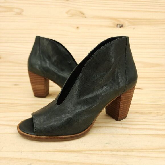 Lucky Brand Womens Ankle Boots Sz 6 Green Leather Stacked Heel Booties Boho Chic - Picture 1 of 9